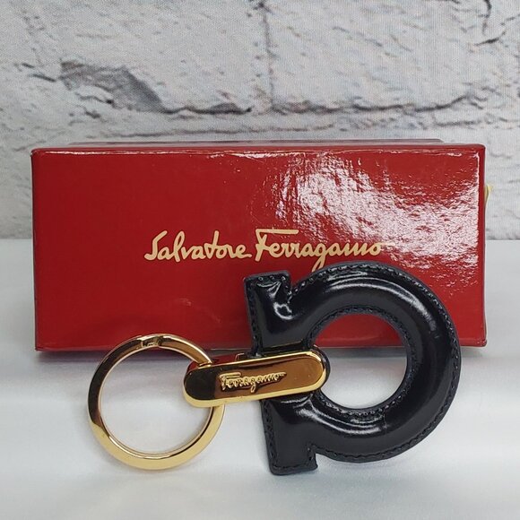 SALVADOR FERRAGAMO Accessories - SALVADOR FERRAGAMO 'GANCINI' LEATHER KEY FOB GOLD KEY RING W/ORIGINAL BOX